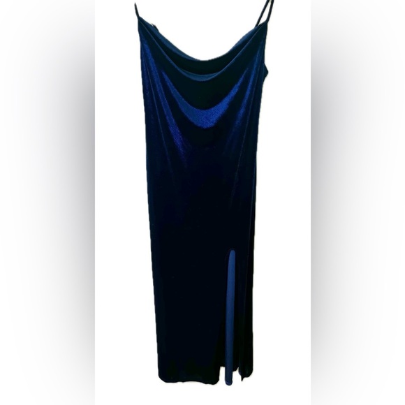 Women’s Dark Blue Velvet gown with slit and cowl neck. Jump Apparel “PL” size - Picture 1 of 9